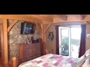 Sunset View 5 Br Cabin by RedAwning