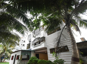 OYO 8812 White Palace Hotel & Resort New Alipore