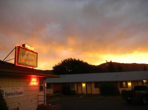 Falls Motel