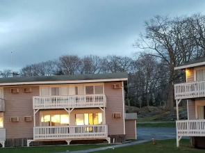 Smuggler's Cove Inn