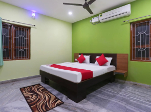 OYO 45958 New Castle Inn