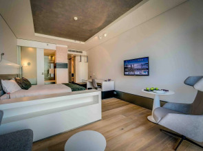 Royal Beach Tel Aviv Hotel