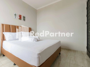 Villa Green Apple Garden Blok M RedPartner