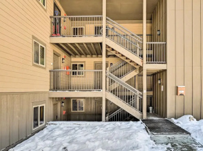 Mtn-view Condo ~ 3 Mi to Dtwn Steamboat Springs!