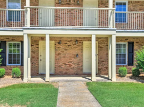 Auburn Condo w/ 2 Pools < 2 Mi to University!