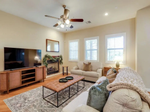 Tasteful Flagstaff Townhome w/ 2 Furnished Decks