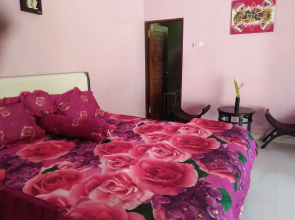 Memes House Backpacker