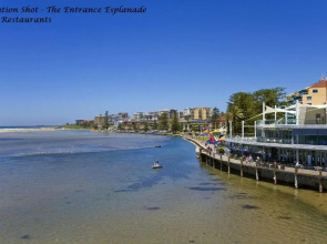 Lakeshore Apartments - Unit 6