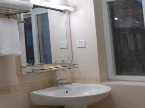 Kunming Impression Jinbi Hotel (Yunnan People's Hospital Branch)(昆明印象金碧酒店(云南省人民医院店))