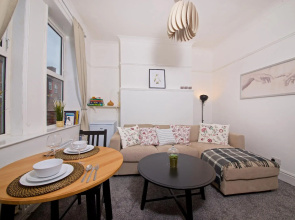 Liverpool City Stays - Close to City Centre Shared Bathroom GG