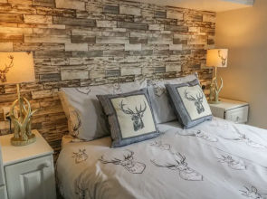 34 Stag Lodge