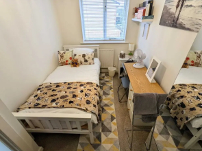 Beautiful 2 Bedroom House in Quiet Location