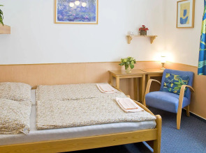 Alice Apartment House