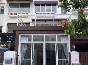 3-bedroom Luxury Apartment on Changwattana Road