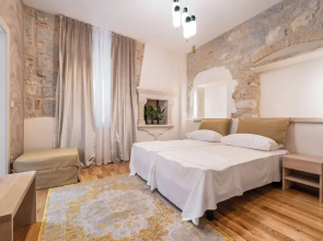 Tifani Luxury Rooms 3