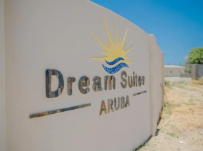 Huge 4-bedroom Apartment 2 km From Eagle Beach