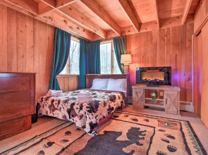 Walk to Ski Trails: Ludlow Home on Okemo Mountain!