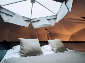 Golden Circle Domes - Lake View