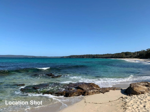 Stylish Family Beach House Walking Distance to 3 Beaches