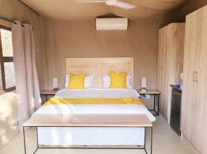 Kingfisher Creek Safari Lodge