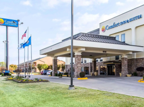 Ardmore Inn & Suites