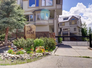 Pet Friendly, Slope-side, Spacious Town Home - ER21 by Redawning