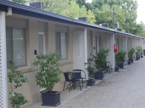 Adina Lodge