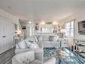 Ocean View Resort Condo w/ Pool Access & Bay Views