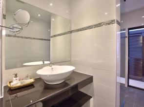 Crystal Bay Beach Resort