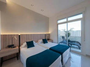 Apartamentos La Laguna II Luxury Apartments
