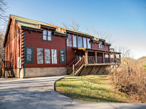 Wolfsong Lodge 5 Bedrooms 4.5 Bathrooms Cabin
