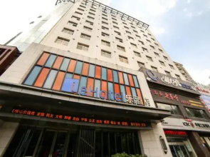 Le Hotel