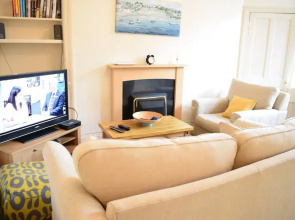2 Bedroom Flat Near Edinburgh Coast