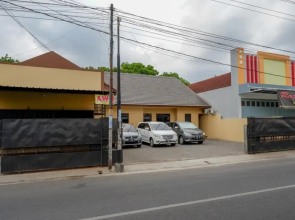 RedDoorz near Living Plaza Purwokerto