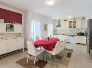 Apartment Obala Kralja Tomislava VI