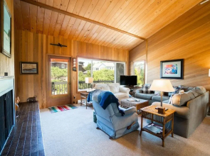 Neskowin Nest 4 Br home by RedAwning