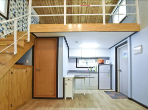 Gapyeong Hwaaksan Acrossvalley Pension