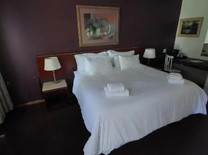Wayside Lodge
