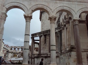 Center of Split