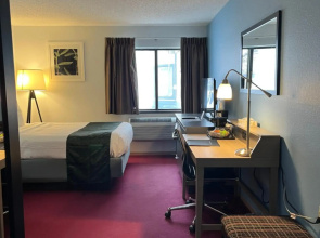 Pictured Rocks Inn & Suites