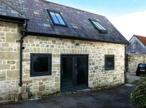 Snobs and Rebels Apartments