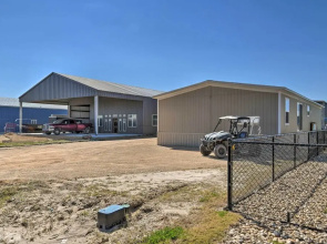 Quaint Port O'connor Home - 3 Mi to Beach!