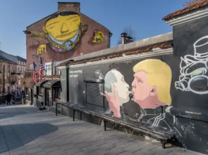 Vilnius Old Town Happiness