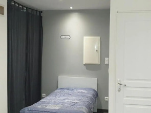 Studio Lumineux Avec Terrasse