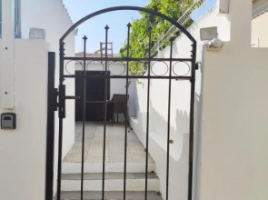 Moradia Geminada V0 - Localização Central - Casa Inteira