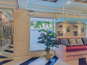 The Tint at Phuket town