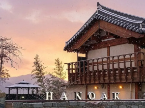 Hanok Pension Wanggyeong