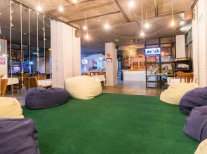 18 Coins Budget Hotel