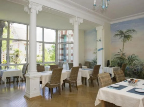 Résidence de Tourisme Vacances Bleues Villa Régina