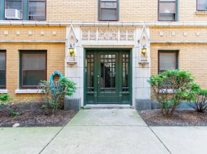 Nice 1BR Spot - Eastwood rep